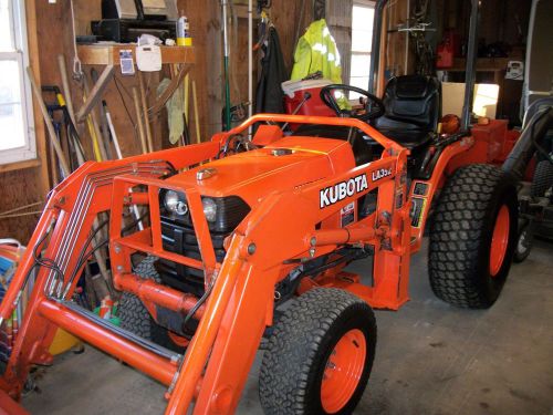 kubota B7500 Tractor Loader with weight box