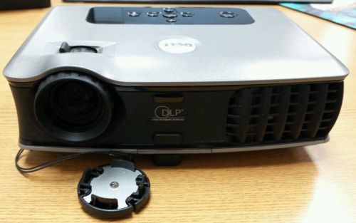 Dell 3400MP DLP Projector w/remote, carry case, power audio video cables, manual