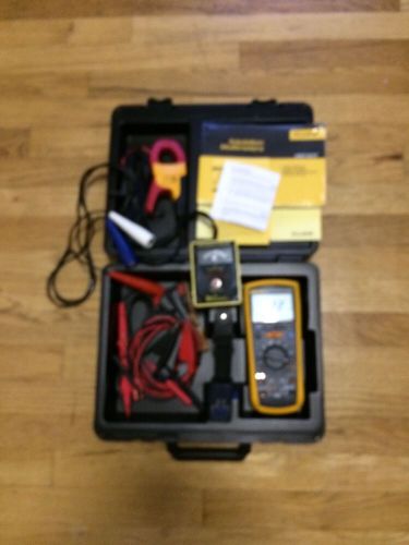 Fluke 1587 Insulation Multimeter With Ac Current Clamp And Motor Rotation Tester
