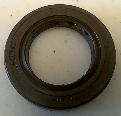 New Shaft Oil Seal TC 25x40x7 Rubber Double Sealed Lip 25mm 40mm 7mm