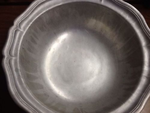 Wilton USA Stainless Steel HUGE Serving Bowl 20&#034;x8&#034;Scalloped Edges $350 Retail
