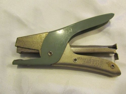 Vintage green  arrow metal stapler s-66 - pek for sale