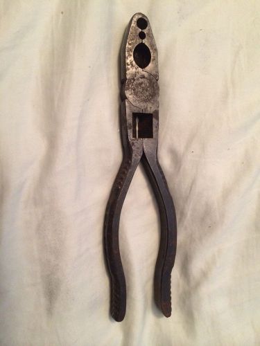 VINTAGE BELDEN WIRE CO. WIRE STRIPPING - CRIMPING  TOOL