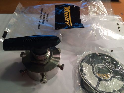 NEW WHITEY  SS-43Y6FS1-00040  6-WAY STAINLESS BALL VALVE 1/16