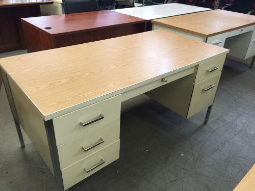 PUTTY COLOR METAL DESK w/ LIGHT OAK COLOR LAMINATE TOP by STEELCASE 3200 SERIES