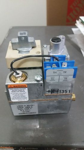 Honeywell  l.p. gas valve 8.25 in, w,c. 807-3295,  1/2 inch pipe size for sale