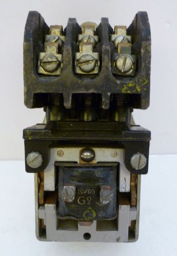 General electric g.e. 3-pole motor starter relay cr28101811m 26 amp ac contactor for sale
