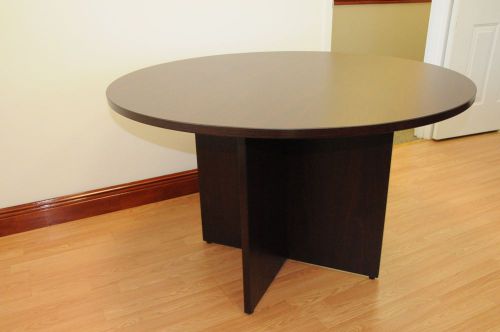 46&#034; Round Chestnut laminate Table