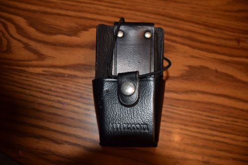 Like new Maxon Leather Swival radio case #QPA1491-Fits Motorola HT1250!