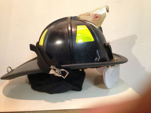Cairns 880 Helmet w/4&#034; Tuffshield, Standard Headliner