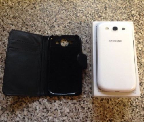 Samsung Galaxy s3 white 16gb Unlocked Cell Phone Smartphone