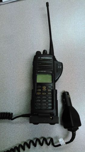 Motorola HT1550XLS UHF 450-527 Mhz Radio With Car Charger