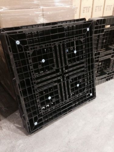 Used Plastic Pallet 43.25&#034;x43.25&#034;x5&#034;. I have 20 Pallets