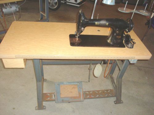 VINTAGE SINGER 31-20 sewing machine