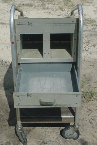 Tektronix O-Scope or equipment Mobile cart, Model 53 Wt two Plug-in Module hol