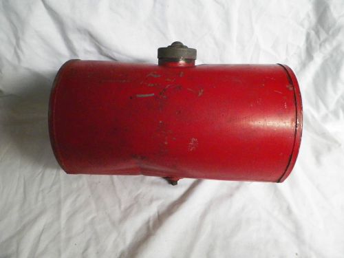 VINTAGE BRIGGS AND STRATION ROUND GAS TANK RED 4 CYCLE
