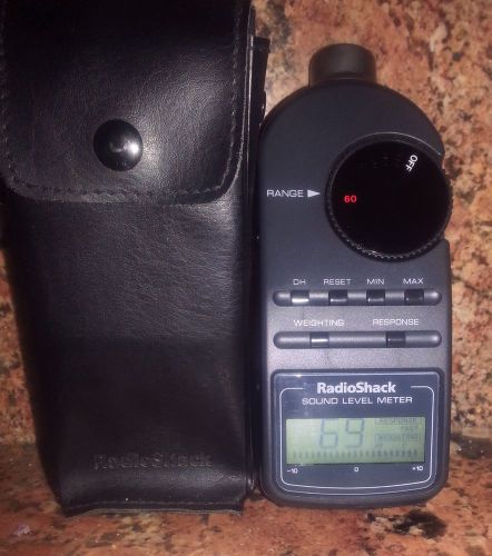 RADIO SHACK 33-2055 digital sound level meter, w case, battery, great condition