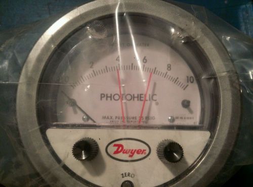 NEW-DWYER SERIES 3000 A 3010 C  PHOTOHELIC PRESSURE SWITCH/GAGE