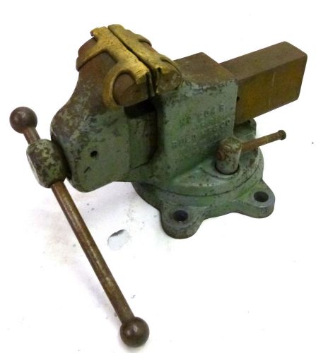 Reed MFG Co. No. 204R Bench Vise w/ 4&#034;-Jaw Width 5-1/2&#034;-Opening