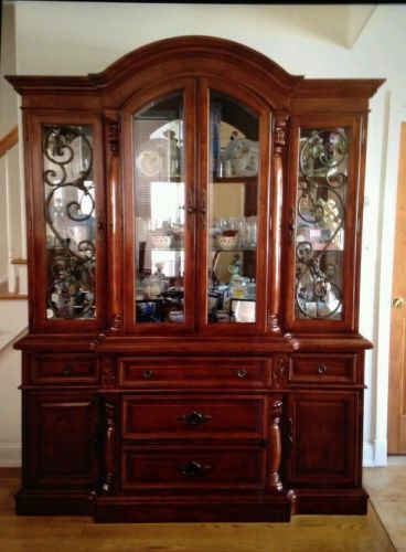 8ft tall 6ft wide china cabinet w/ 6 chair dinner table