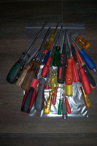 screwdrivers,USED BUT IN WORKING CONDITION,22 FLAT,9 POZI TYPE.