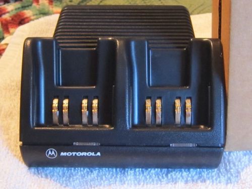 Motorola NTN7510C Visar dual rapid charger