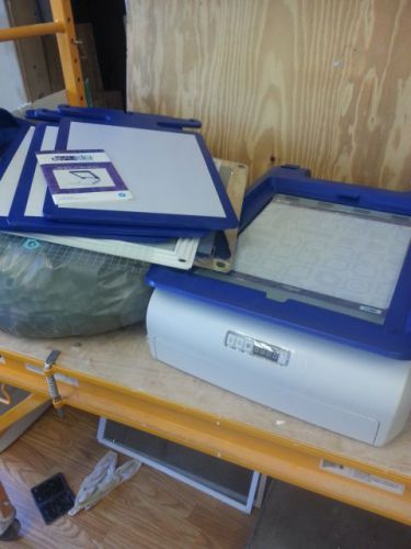 Yudo Screen Printing Machine / 2 screens and 3 Platens included
