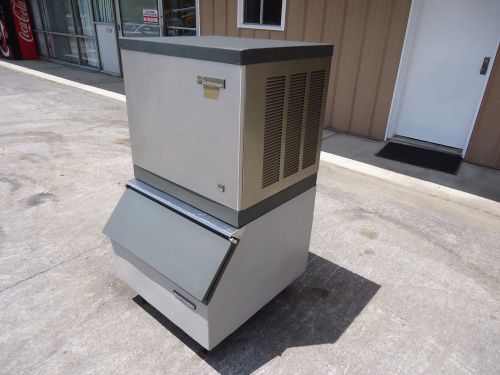 2001 SCOTSMAN CME 256  STAINESS STEEL  ICE MAKER  MACHINE WITH BIN HTB250
