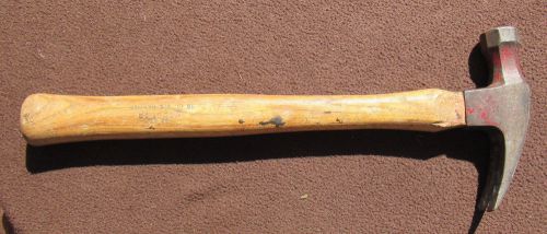 Vintage Stanley 20 Ounce Hickory Handle Nailing Hammer