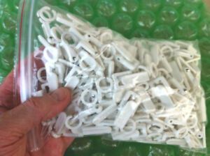 MICRO CLEVER CLIPS Organizing, powerful grip, swivel  COLOR: WHITE, BAG OF 100