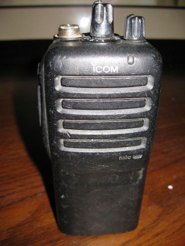Icom IC-F24   Handheld Radio for parts or repair. (582)