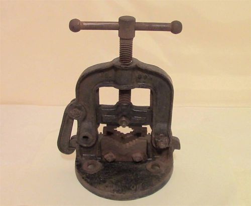 Vintage Cast Iron Pipe Clamp Vise No. 00S Pipefitters Plumbers Metal Workers USA
