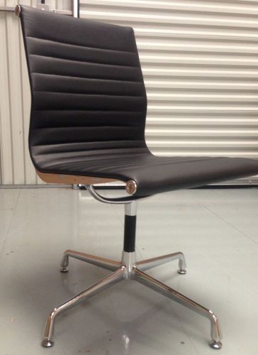 Eames Office Chair Low back Ribbed Black Leather - Reproduction