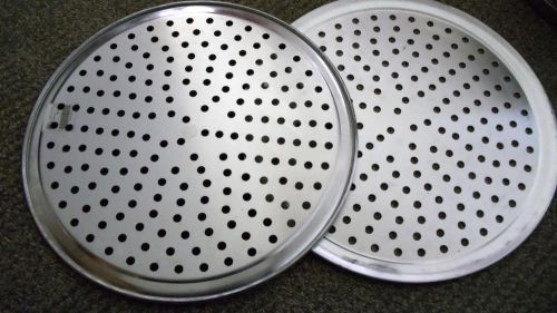 16 IN SUPER PERFORATED PIZZA PAN FOR SUPER CRISPY CRUST