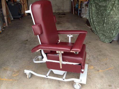 CUSTOM COMFORT BA1556 Blood Donor Recliner Chair Surgical Phlebotomy