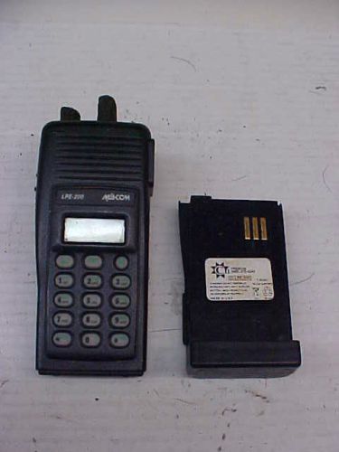 ge m/a-com lpe200 lpe-200 keypad portable radio krd103103/a242 r2 w/bat loc#a705