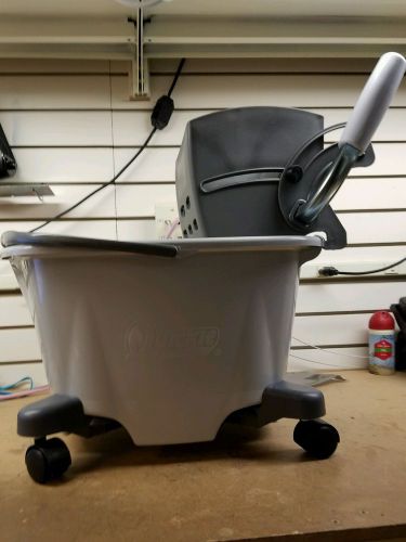 Quickie Easy Glide Mop Bucket with Wringer