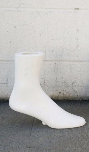 Mn-aa11(#31) used 9.5&#034; white freestanding men&#039;s low calf high sock leg display for sale