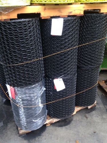 1.5&#034; 17 G 24&#034;X150&#039; Black PVC Coated Galvanized Wire Mesh Rolls