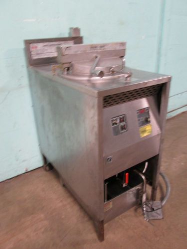 &#034;broaster co. 1800&#034; h.d. commercial electric pressure fryer w/filtration  unit for sale