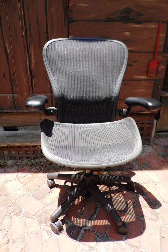Herman miller fully loaded size b aeron chairs very good condition for sale
