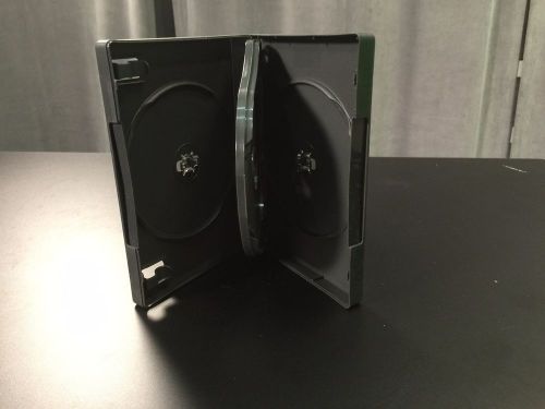 Empty 3-disc CD or DVD cases