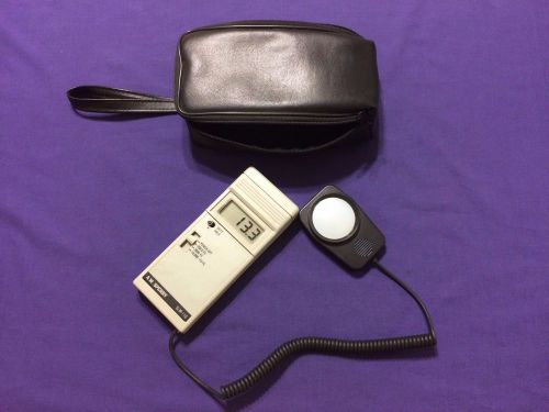 A.W. Sperry SLM-110 Digital Light Meter - with carrying case