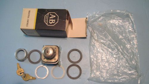 Allen Bradley cylinder lock push button unit 800t-e15 series p