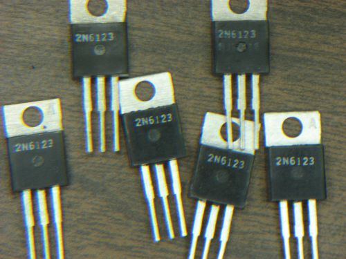 1 Lot of 200 Silicon NPN Power Transistors 2N6123.  New