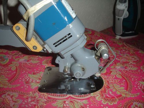 CONSEW Commercial Cloth Cutter Model 506