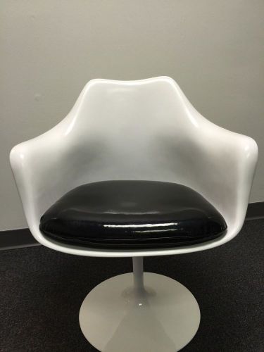 2- Knoll Saarinen Tulip Chair with Arms Open Box Items