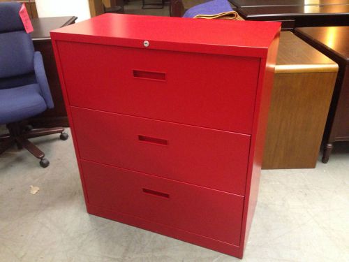 3 DRAWER LATERAL SZ FILE CABINET bySTEELCASE OFFICE FURN in RED COLOR w/LOCK&amp;KEY