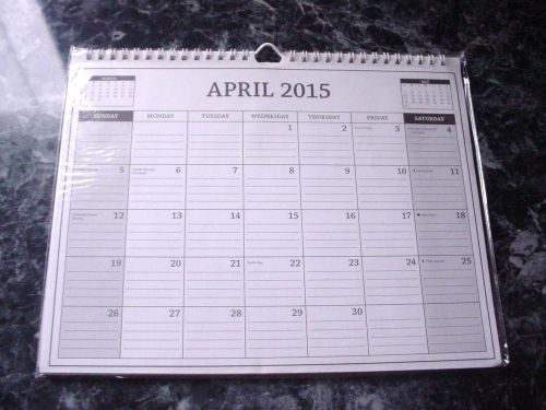 2015 HANGING CALENDAR FOR WALL OR DESK   8 1/2 &#034; x 11&#034; MONTH AT A  GLANCE