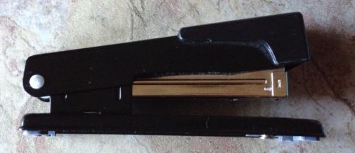 Swingline compact desk stapler - Model #78911